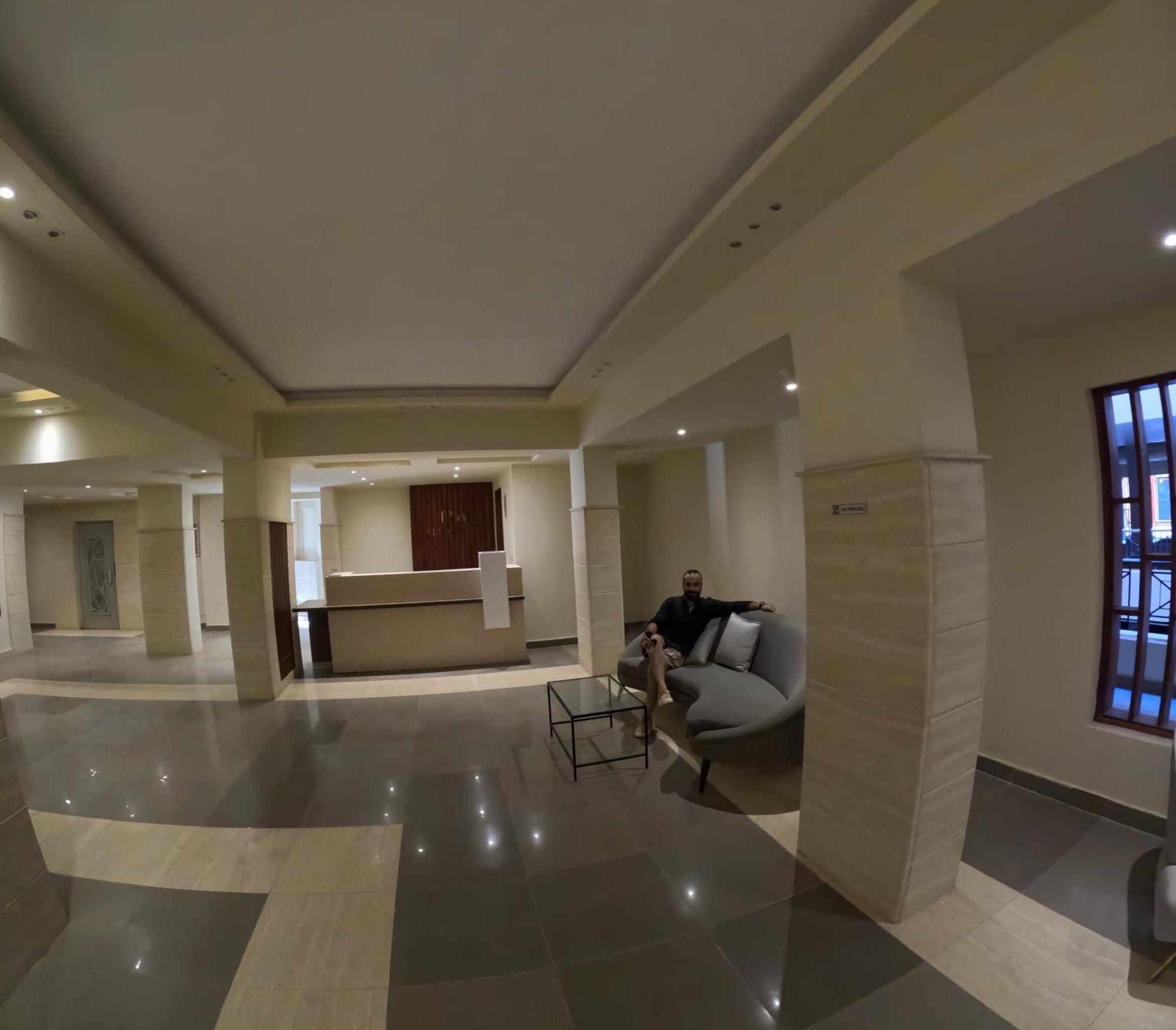 Apartment Alhambara Compound *